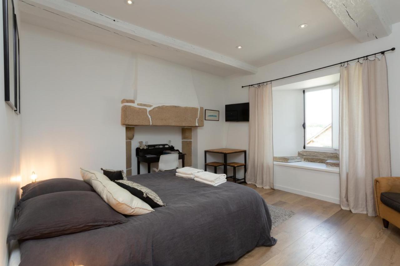 Manoir De La Nogrie - Chambre De Charme Avec Acces Privatif - Piscine Chauffee Sur Domaine 5 Etoiles Val-d'Ize Екстериор снимка