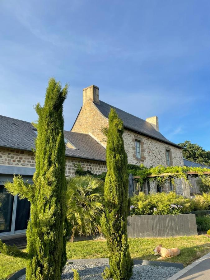 Manoir De La Nogrie - Chambre De Charme Avec Acces Privatif - Piscine Chauffee Sur Domaine 5 Etoiles Val-d'Ize Екстериор снимка